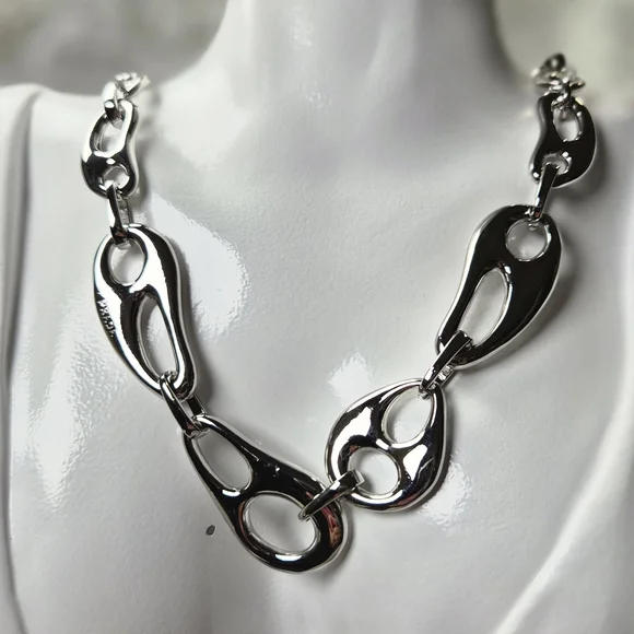 Bold Chunky Silver Chain Link Statement Necklace - Picture 2 of 4
